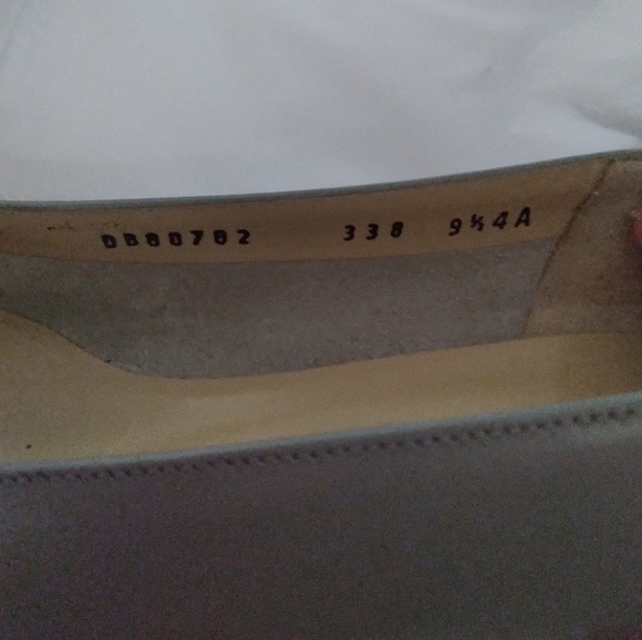 Women's Ferragamo Salvador pumps size 9.5 - Picture 5 of 7
